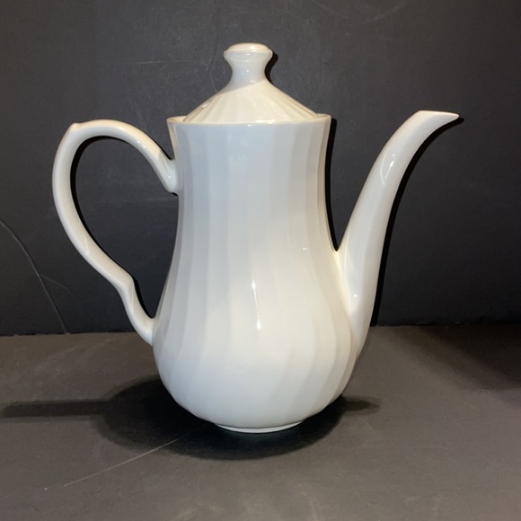 W Aynsley & Co Ltd White Swirl Coffee Pot 9” Ironstone Staffordshire England - Picture 2 of 9